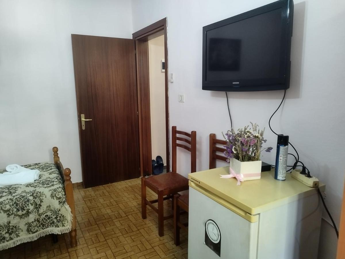 Guest Room Tirana Center Kültér fotó